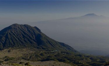 4-Day Mount Meru trekking